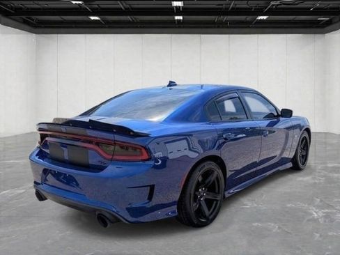 Used 2019 Dodge Charger R/T w/ Blacktop Package RWD image 5