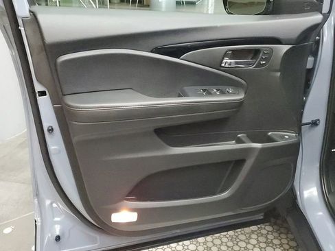 Used 2025 Honda Ridgeline Black Edition image 21