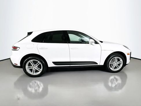 Certified 2022 Porsche Macan AWD/4WD image 8