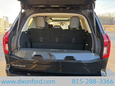 Used 2025 Ford Expedition Platinum image 27