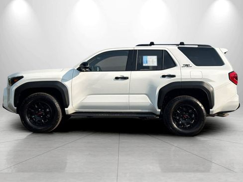 Used 2025 Toyota 4Runner TRD Off-Road Premium AWD/4WD image 5