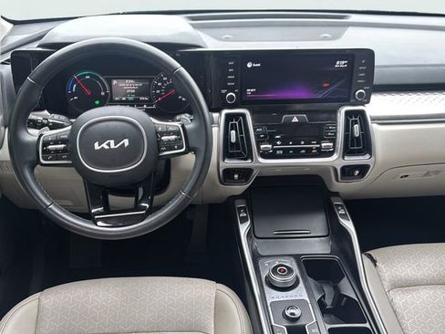 Used 2022 Kia Sorento EX w/ Panoramic Sunroof Package FWD image 21
