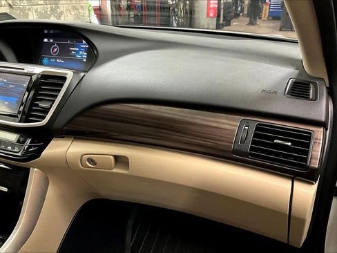 Used 2016 Honda Accord EX-L image 17