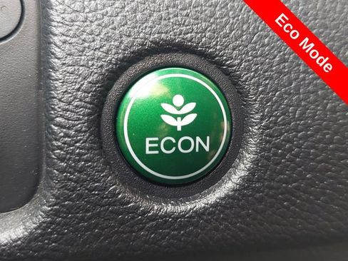 Used 2025 Honda Ridgeline Sport image 17