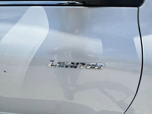 Used 2013 Toyota Highlander Limited image 17