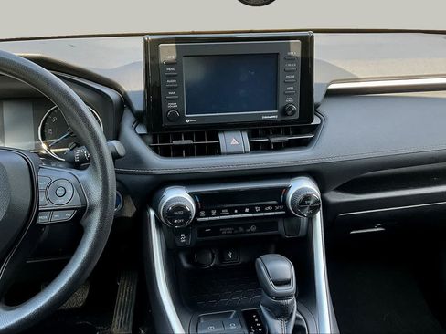 Used 2022 Toyota RAV4 XLE AWD/4WD image 14