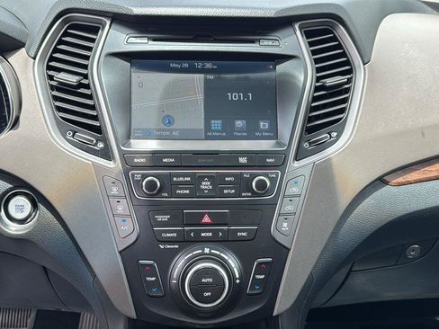 Used 2018 Hyundai Santa Fe FWD image 15