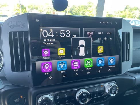 Used 2022 Jeep Wrangler Unlimited Sahara w/ Cold Weather Group AWD/4WD image 11