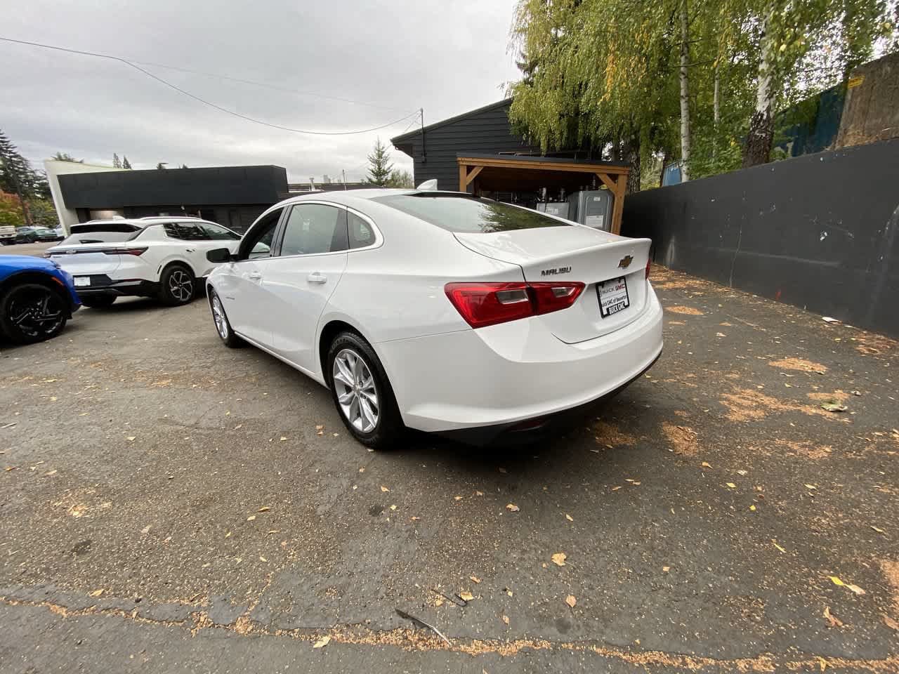 Used 2023 Chevrolet Malibu LT FWD image 4