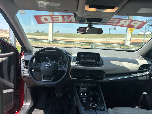 Used 2025 Nissan Rogue SV AWD/4WD image 33
