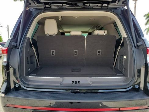 Certified 2024 Lincoln Navigator Reserve AWD/4WD image 8