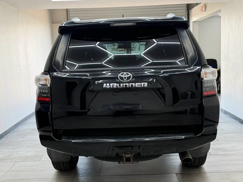 Used 2016 Toyota 4Runner SR5 AWD/4WD image 8