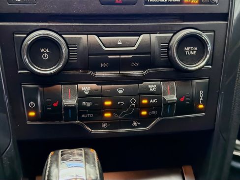 Used 2017 Ford Explorer XLT w/ Equipment Group 202A image 10