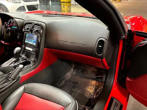 Used 2013 Chevrolet Corvette Grand Sport w/ 2LT Preferred Equipment Group image 17