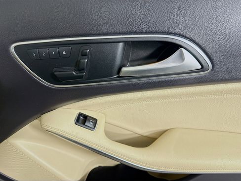 Used 2017 Mercedes-Benz GLA 250 4MATIC w/ Premium Package image 30