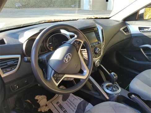 Used 2012 Hyundai Veloster image 6