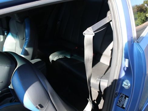 Used 2016 Hyundai Veloster Rally Edition image 9