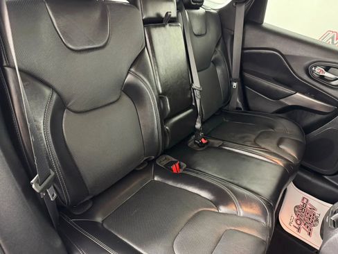 Used 2021 Jeep Cherokee Latitude Lux w/ Comfort/Convenience Group image 36