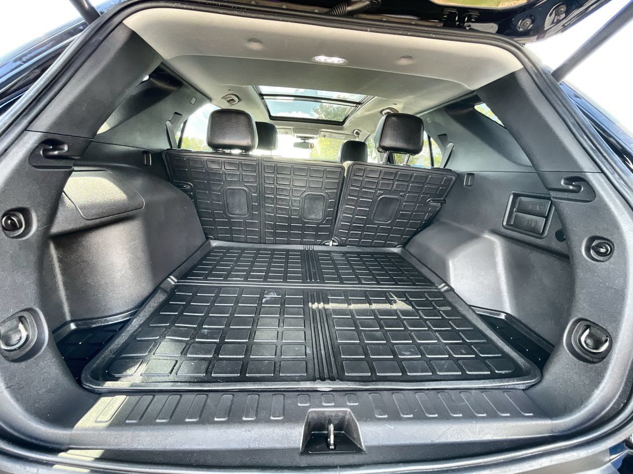 Used 2024 Chevrolet Equinox Premier FWD image 26