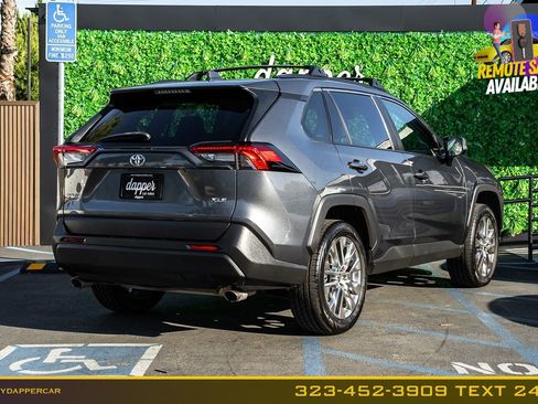 Used 2021 Toyota RAV4 XLE Premium image 5