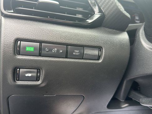 Used 2021 Nissan Sentra SV FWD image 17