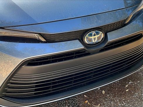 Used 2025 Toyota Corolla LE image 30