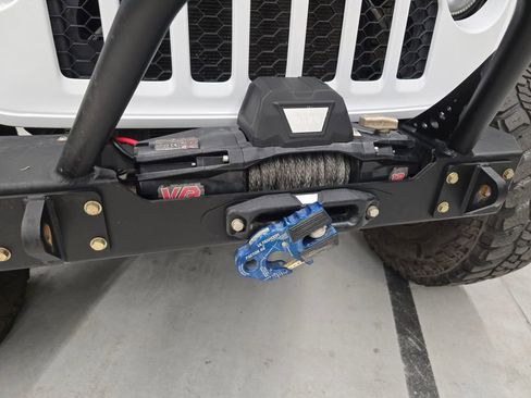 Used 2020 Jeep Gladiator Sport w/ Quick Order Package 24S AWD/4WD image 12