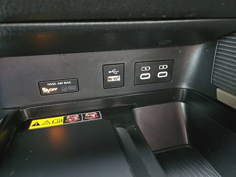 Used 2025 Toyota Camry SE FWD image 56