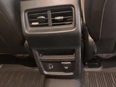 Used 2022 Ford Edge ST-Line image 10