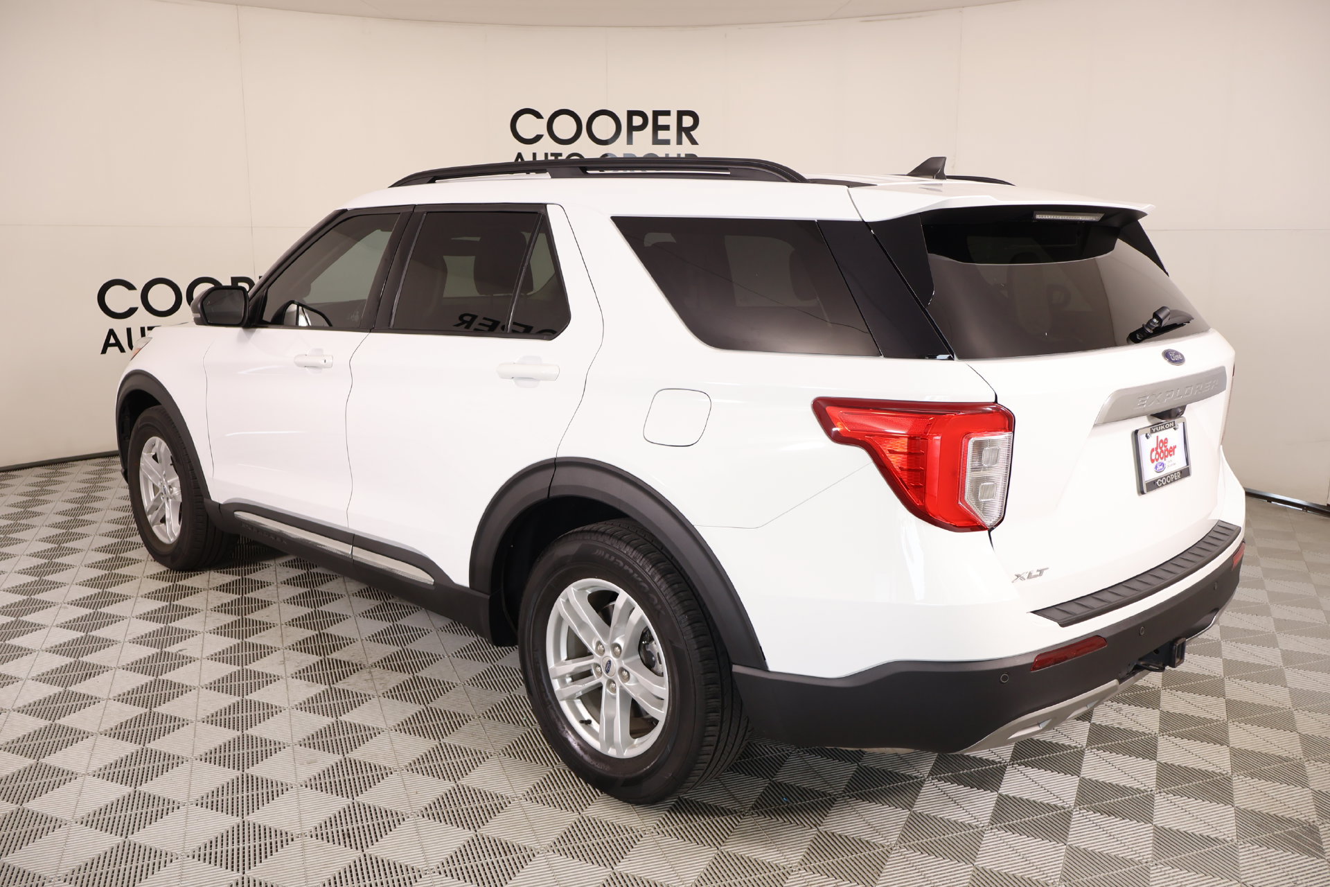 Used 2023 Ford Explorer XLT w/ Equipment Group 202A RWD image 24