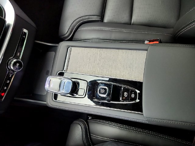 New 2027 Volvo XC90 B6 Ultra AWD/4WD image 26