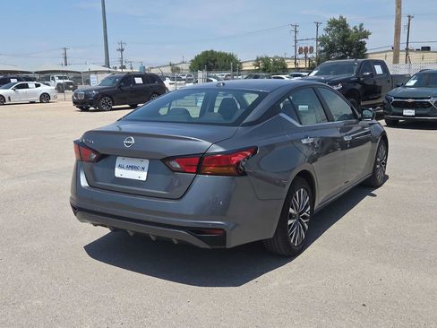 Used 2025 Nissan Altima 2.5 SV FWD image 8