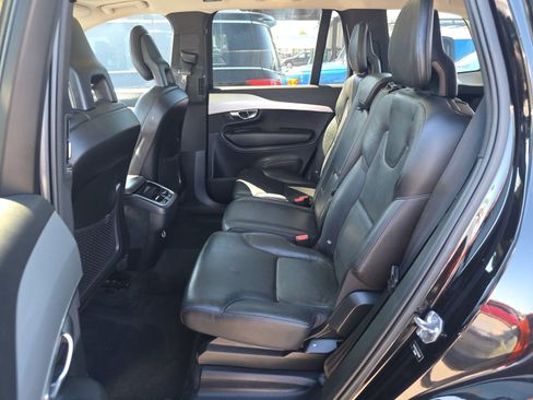 Used 2018 Volvo XC90 T5 Momentum w/ Convenience Package image 8