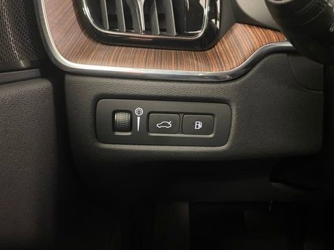 Used 2020 Volvo XC60 T8 Inscription w/ Protection Package image 17