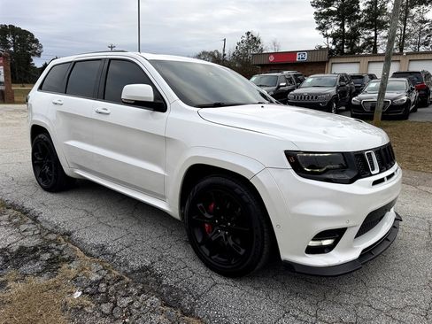 Used 2017 Jeep Grand Cherokee SRT image 6