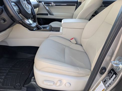 Used 2023 Lexus GX 460 Premium w/ Premium Package image 12