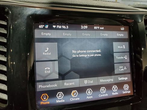 Used 2020 Jeep Cherokee Limited w/ Luxury Group FWD image 32
