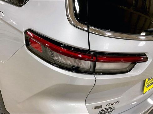 Used 2021 Jeep Grand Cherokee L Limited image 29