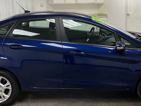 Used 2016 Ford Fiesta SE image 4