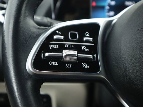 Certified 2022 Mercedes-Benz GLA 250 image 11