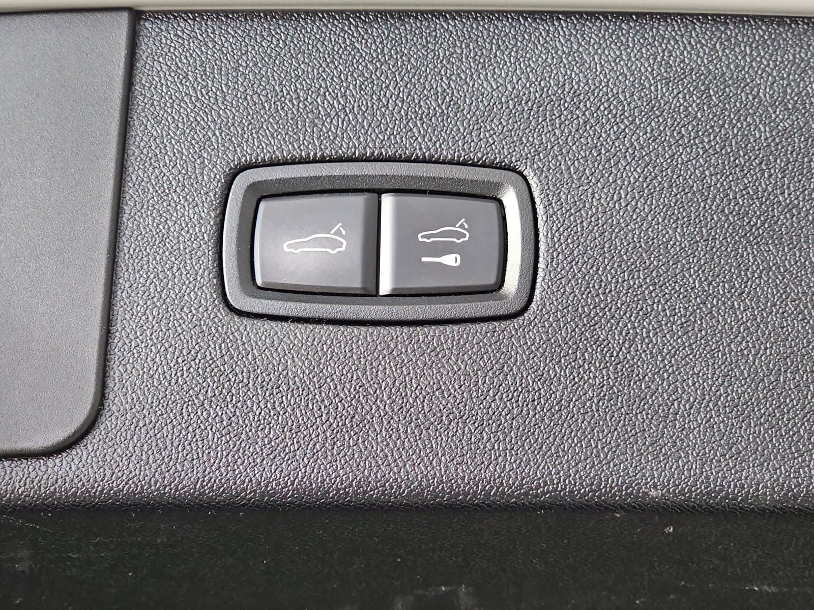 Used 2022 Porsche Cayenne Platinum Edition AWD/4WD image 13