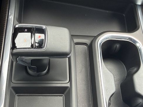 Used 2025 Chevrolet Silverado 1500 RST AWD/4WD image 18