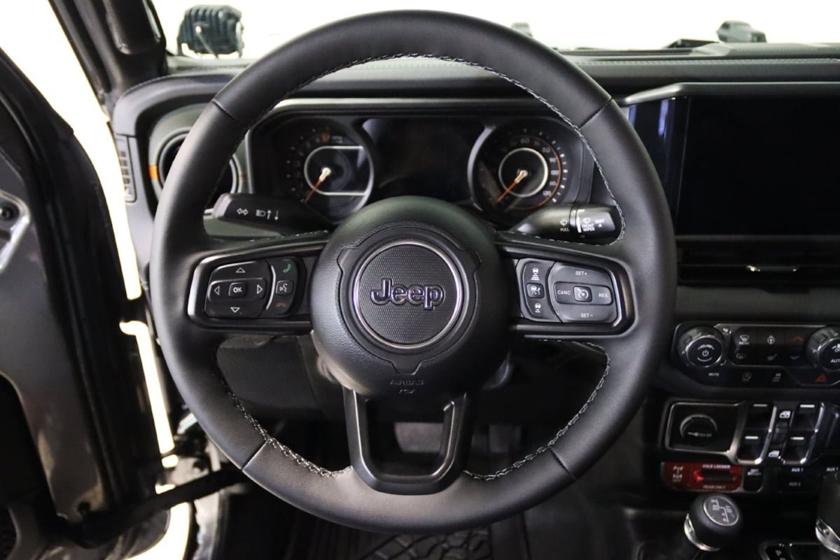 Used 2026 Jeep Gladiator Mojave AWD/4WD image 41