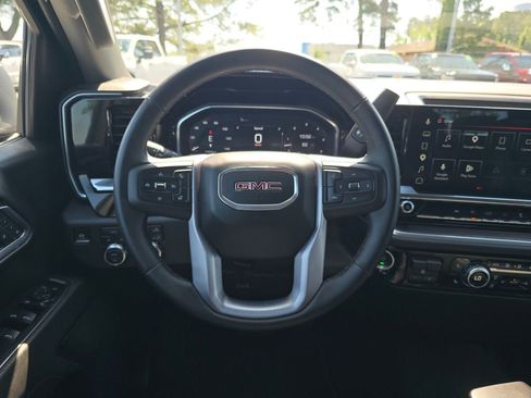 Used 2025 GMC Sierra 1500 SLT AWD/4WD image 13