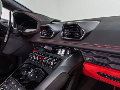 Used 2015 Lamborghini Huracan LP 610-4 image 45