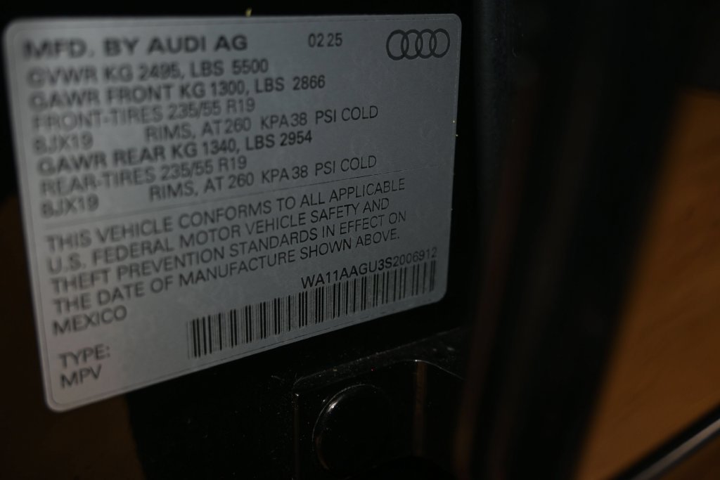 Used 2025 Audi Q5 Premium w/ Convenience Package AWD/4WD image 39