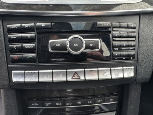 Used 2014 Mercedes-Benz E 550 4MATIC Sedan w/ Premium 1 Package image 23