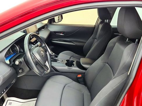 Used 2021 Toyota Venza LE image 19