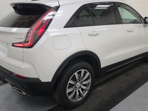 Used 2022 Cadillac XT4 Sport w/ Enhanced Visibility Package AWD/4WD image 3