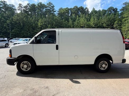 Used 2016 Chevrolet Express 2500 RWD image 4
